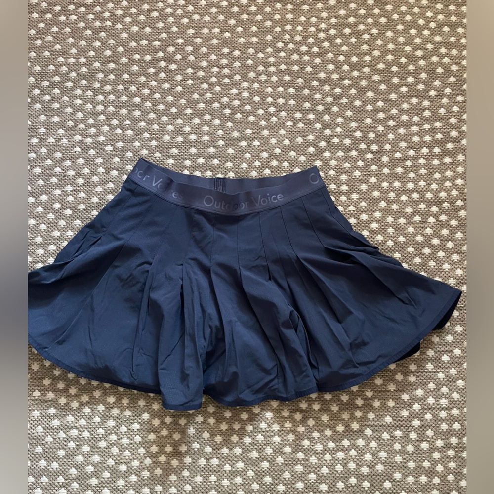 Outdoor voices pleated tennis skirt navy medium. EUC